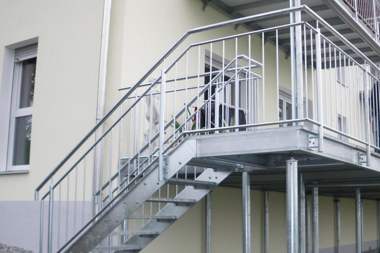 Bühnen und Treppen, Stahlbau von Kiffer GmbH, Bayern